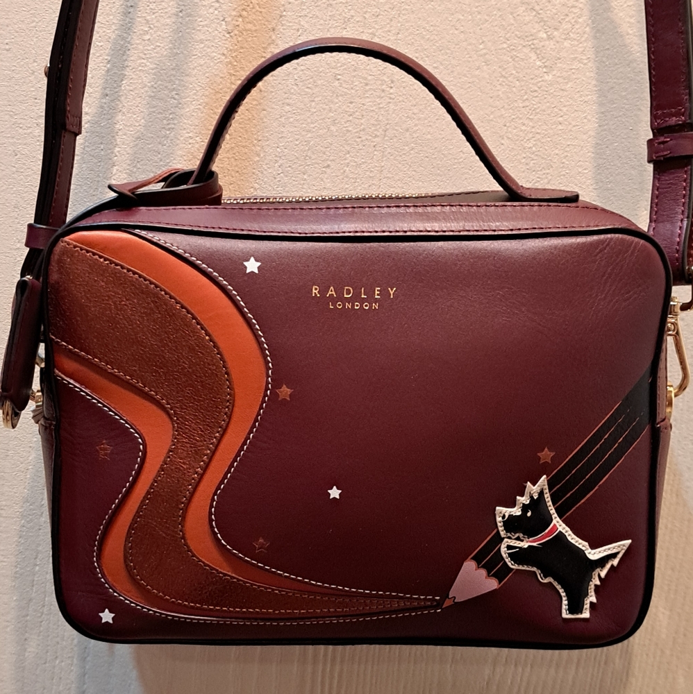 NWT Radley london hand/crossbody Leather purse.